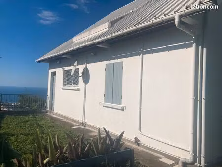 location maison 165m2 avec jardin - colline des camélias - 97400 saint-denis réunion