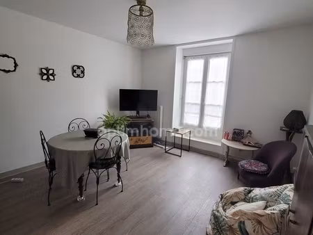 dinan (22) plein centre ville - appartement t3 de 52.25 m² avec 2 chambres - 2ème étage sa