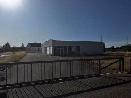 bâtiment de 600 m2