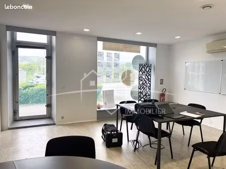 immeuble 4 pièces 82 m²