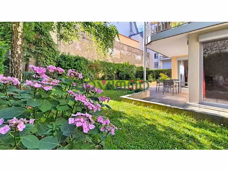 3 pièces avec jardin et terrasse (250m2) - rue des grands c
