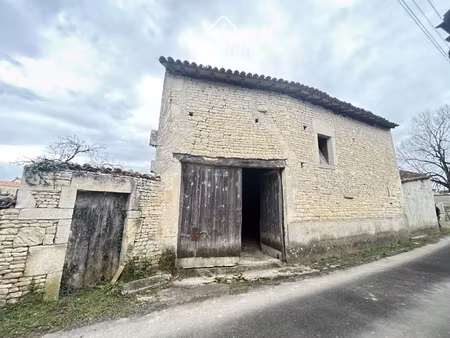 merignac entre jarnac et angouleme  grange de 95 m2 au sol a