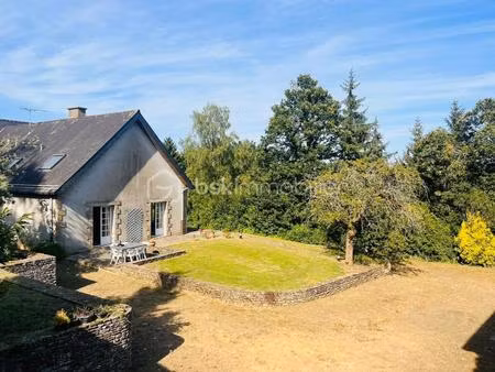 maison de 255 m² avec grande dépendance