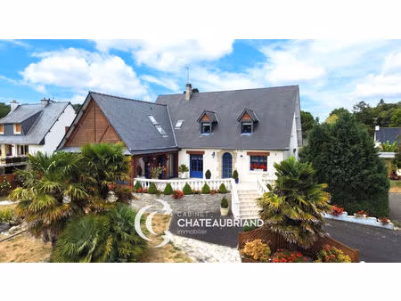 maison familiale de 247 m² à vendre à roz-sur-couesnon - 7 chambres - terrain de 2 000 m² 