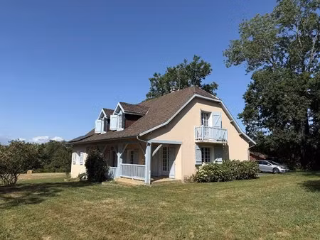 charmante maison avec 5 chambres à salies-de-béarn