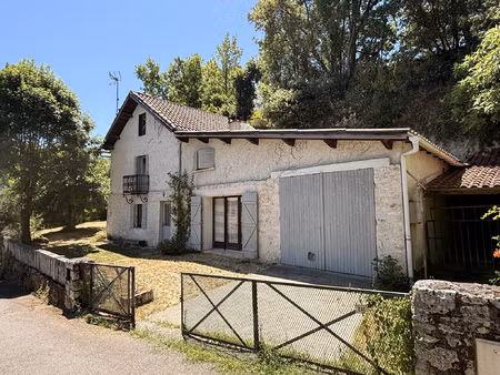 maison de village en pierre avec vue panoramique sur la vall