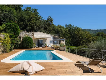 maison avec vue panoramique sur la mer