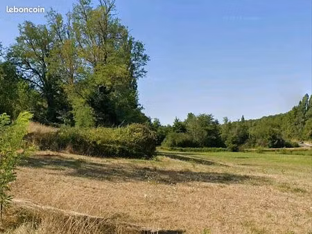 terrain 2 600 m² proissans