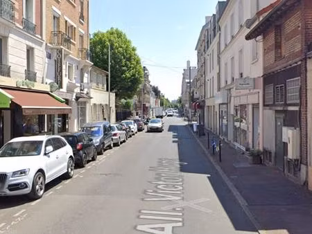 commerce 50 m²