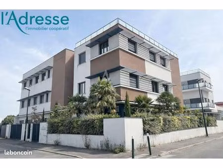 local 2643 m² noisy le grand