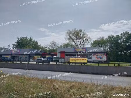 local commercial 1 080 m²