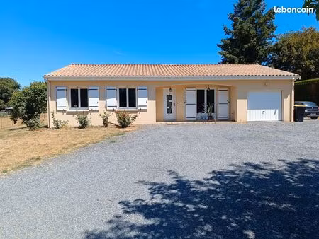 maison 140 m² utiles dont 97 m² habitables - terrain 4 057 m² - double garage