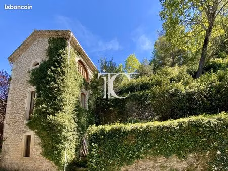 maison 9 pièces 204 m²