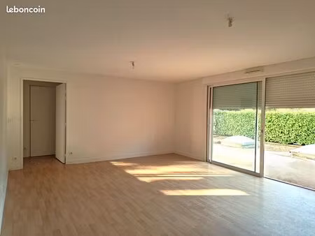 : t4 - 82 m2 – 570 terrasse arborée et place de parking réservée