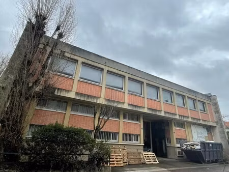 location local d’activités clamart 92140 2100m²