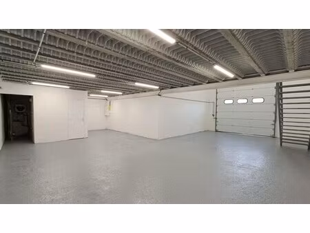 location local d’activités les mureaux 78130 180m²