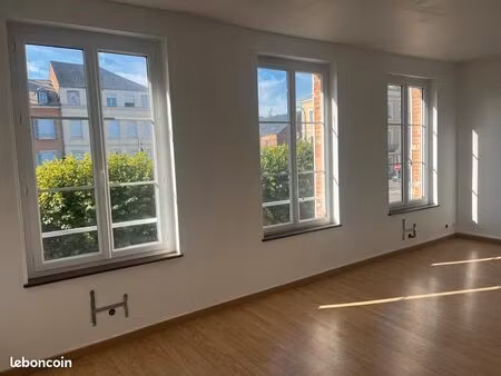 à louer – t3 de 80 m² en plein centre-ville – lumineux  calme  parking et cave