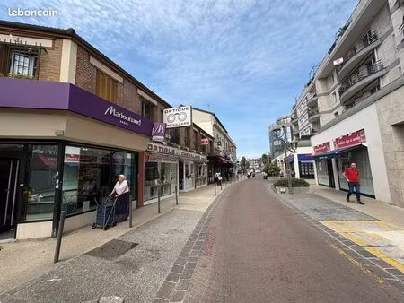 boutique 157 m² aulnay sous bois