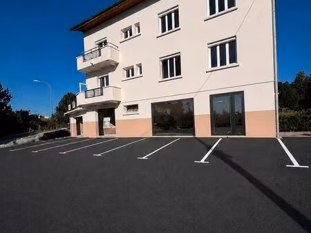 local commercial 61 m² à louer – mouthe – neuf  sept. 2026