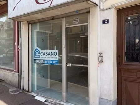 à louer — local commercial — place de la libération  livry-gargan