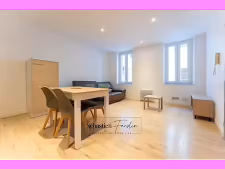 location meublée appartement 3 pièces 47 m² à le beausset (83330)  780 €