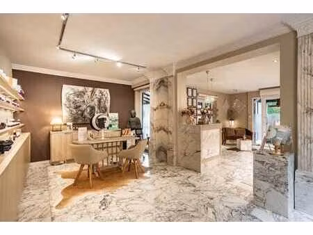 institut de beauté de luxe avec appartement à dilbeek