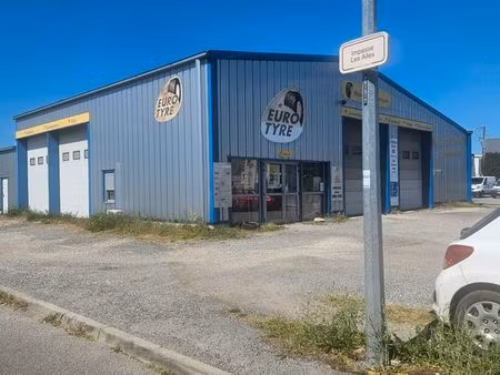 location local commercial