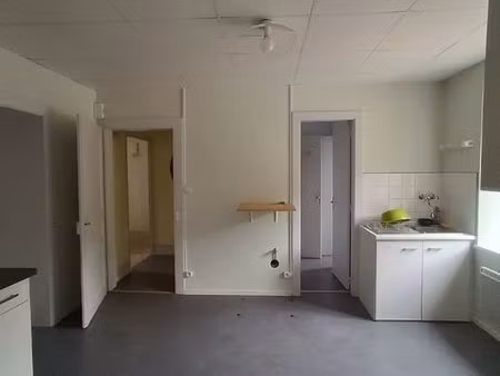 bel appartement traversant 60 m² à saint hippolyte