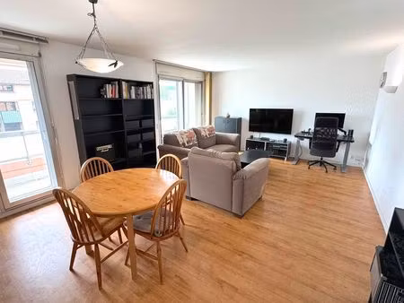 t3 de 92 m² – traversant est/ouest – garage fermé – ascenseur – toulouse 31400