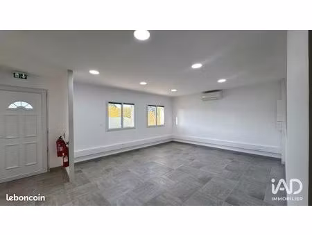 bureaux 100 m² saint-restitut