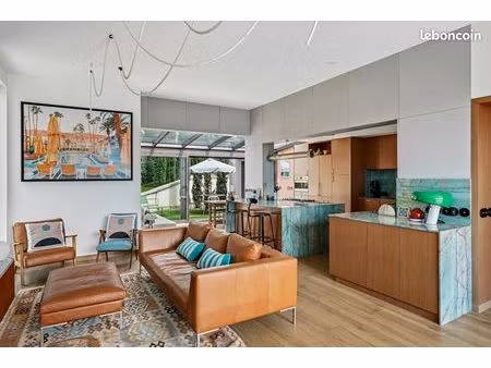 maison 6 pièces 300 m²