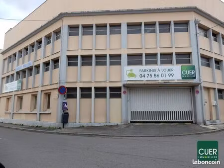 parking/box 11 m² valence