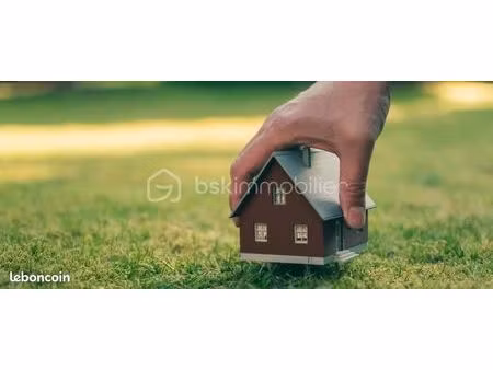 terrain 1 900 m² brax