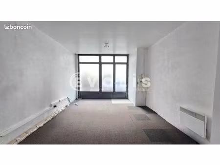 bureaux 102 m²