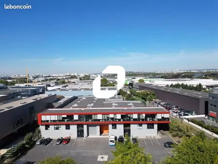 bureau 2 228 m²