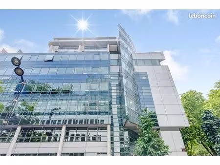 bureau 932 m²