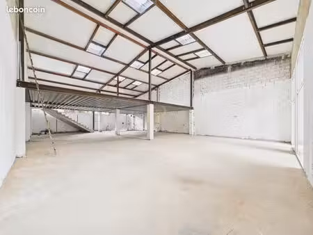 entrepôt 200 m² montreuil