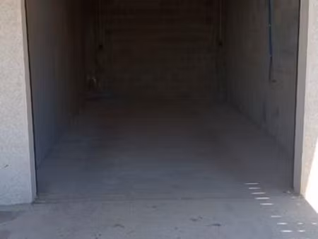 garage fermé sécurisé de 18 m² à louer