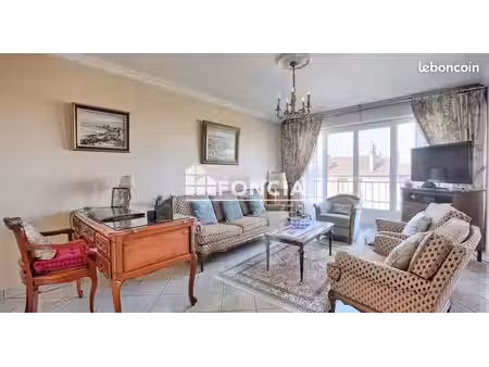 exclusif : appartement 4 p 82 m2 avec cave et 2 places de parking