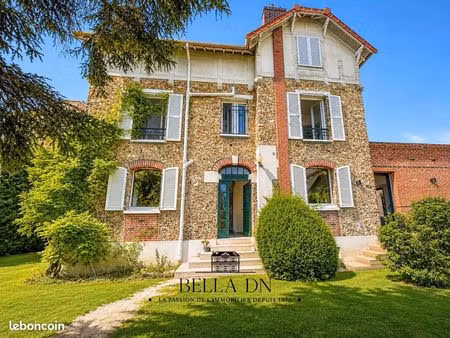 maison 8 pièces 185 m²