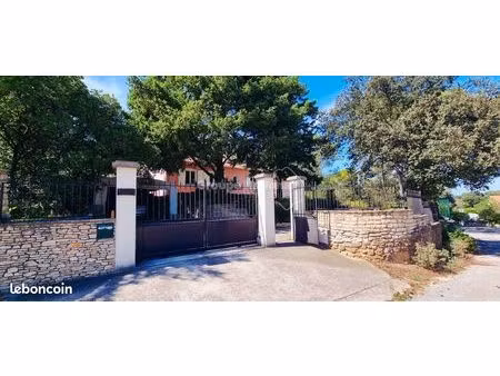 villa 8 pièces 155 m²