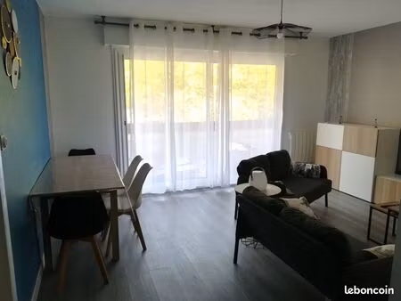 chambre dans t5 à ramonville