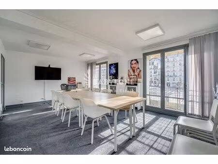 bureau 132 m²