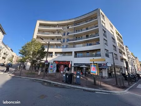 boutique 294 m² puteaux