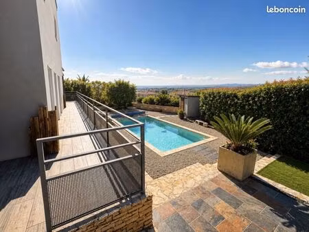 villa 6 pièces 170 m²