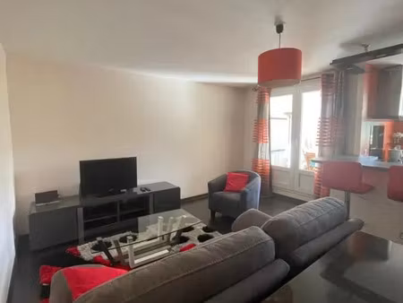 location appartement 2 pièces 42 m² à saint-denis (97490)