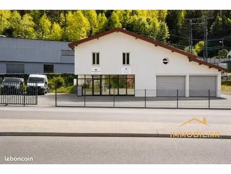 local 195 m² saint-claude