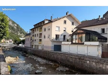 vente — ensemble 2 immeubles bord de bienne — centre-ville morez (39) — 811 m² — triplex 2