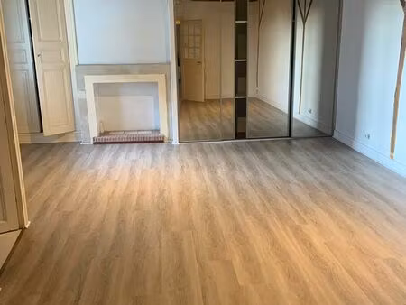 t1/2 centre neuillé  chambre