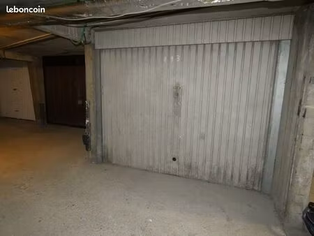 parking/box 15 m² alès